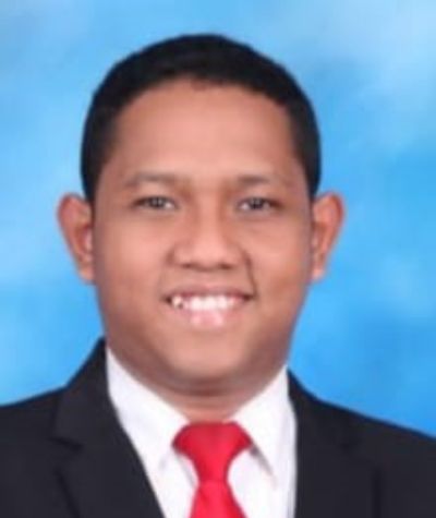 Mukadar Lessy, S.H.