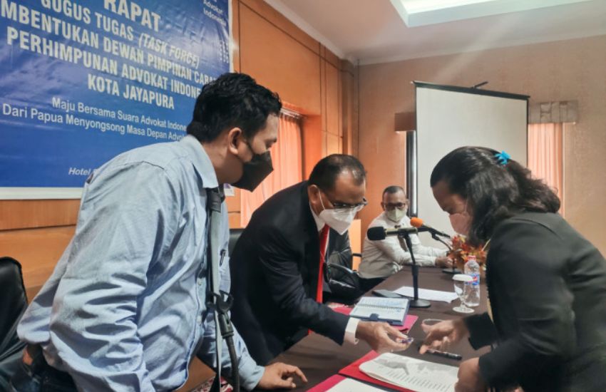 Dr Anthon Raharusun Pimpin Peradi Kota
